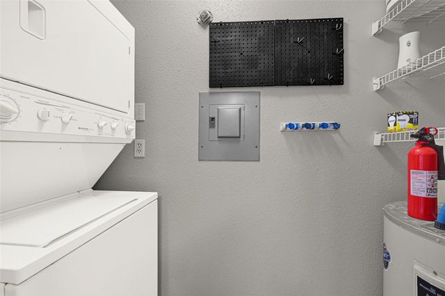 3663 Nasa Parkway 407, Seabrook, TX 77586