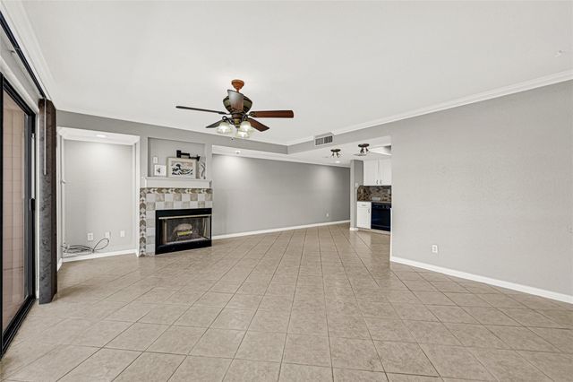 3663 Nasa Parkway 407, Seabrook, TX 77586