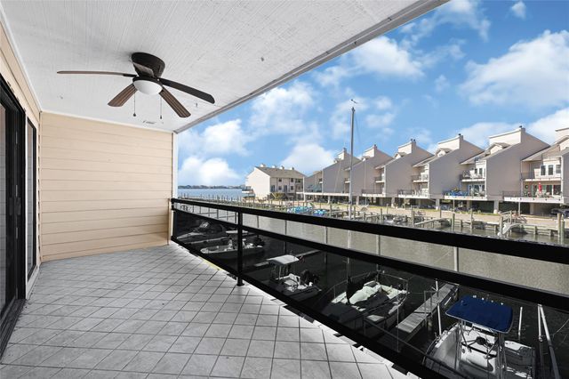 3663 Nasa Parkway 407, Seabrook, TX 77586