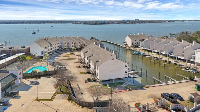 3663 Nasa Parkway 407, Seabrook, TX 77586