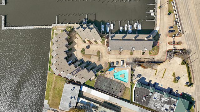 3663 Nasa Parkway 407, Seabrook, TX 77586