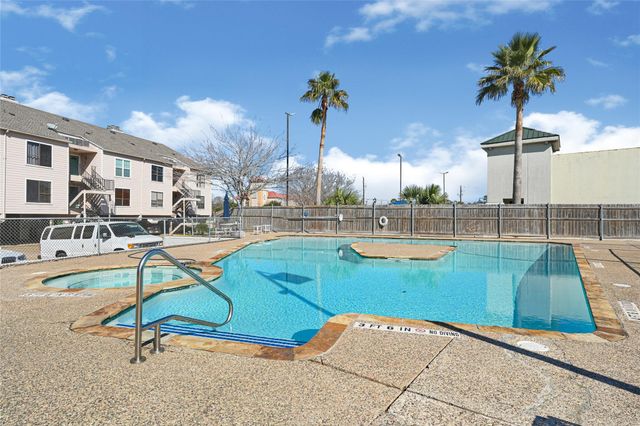 3663 Nasa Parkway 407, Seabrook, TX 77586