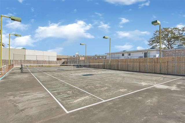 3663 Nasa Parkway 407, Seabrook, TX 77586