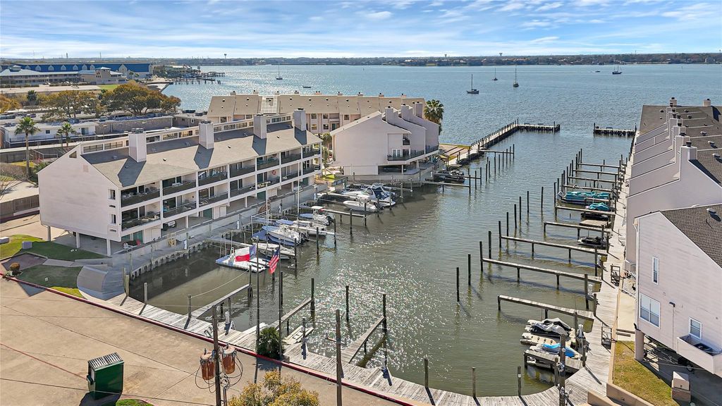 3663 Nasa Parkway 407, Seabrook, TX 77586