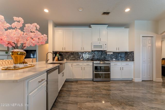 11205 TURNBRIDGE Drive, Jacksonville, FL 32256