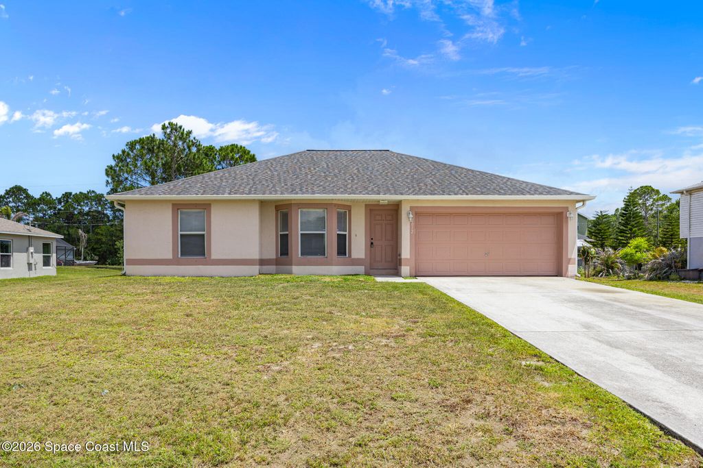 1012 Ray Road SE, Palm Bay, FL 32909