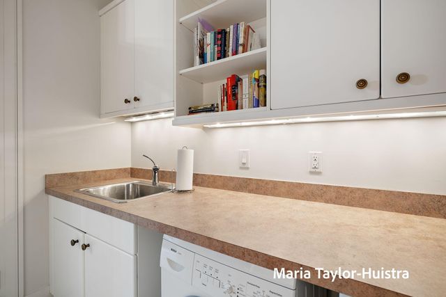 17 S 2nd Street 1, Grand Haven, MI 49417