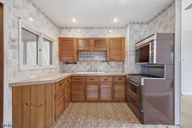 213 York Rd, Milford Boro, NJ 08848