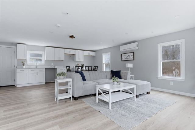 61 Everson Drive, Glocester, RI 02814