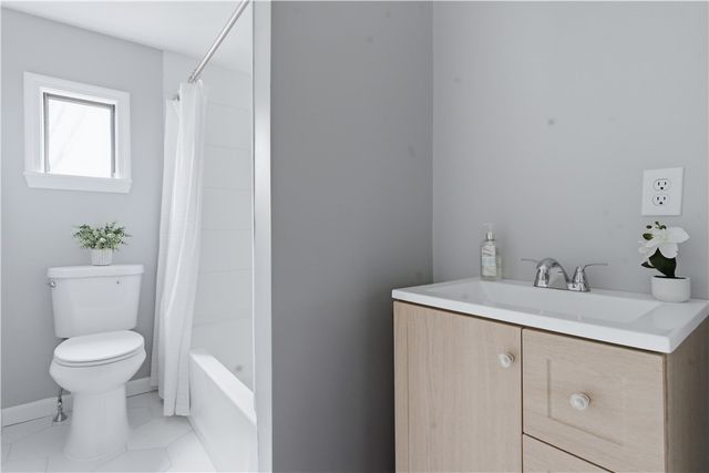 61 Everson Drive, Glocester, RI 02814