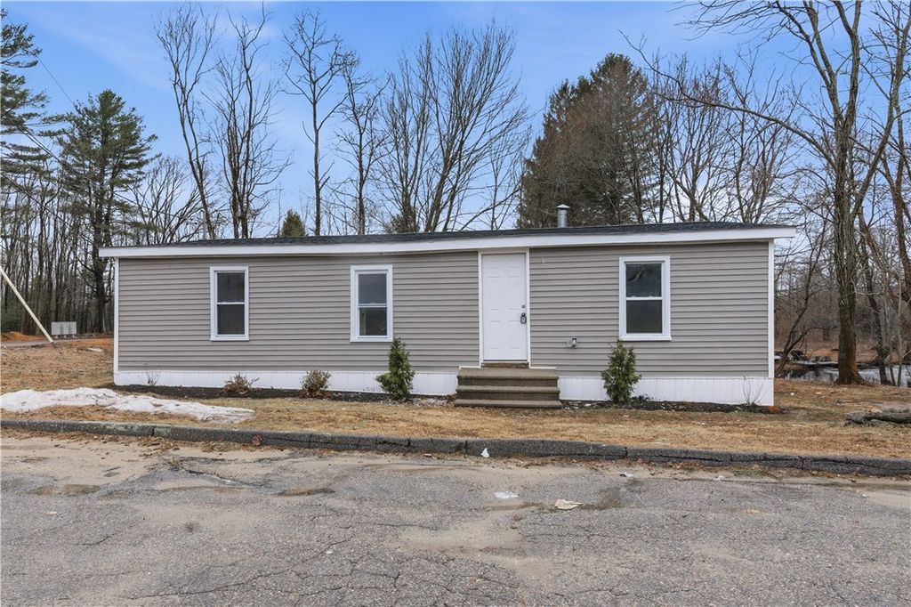 61 Everson Drive, Glocester, RI 02814