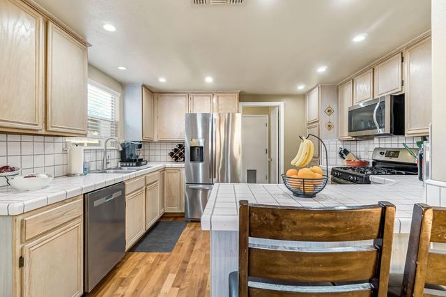 1248 E Loma Linda Avenue, Fresno, CA 93720