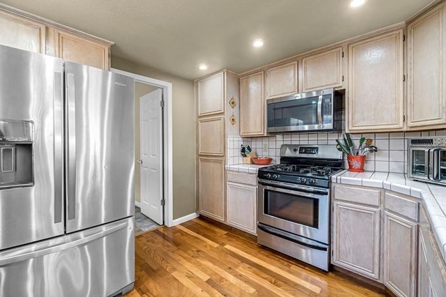 1248 E Loma Linda Avenue, Fresno, CA 93720