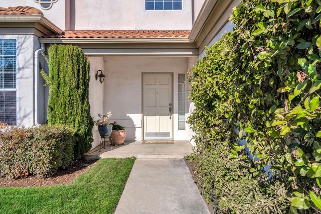 1248 E Loma Linda Avenue, Fresno, CA 93720