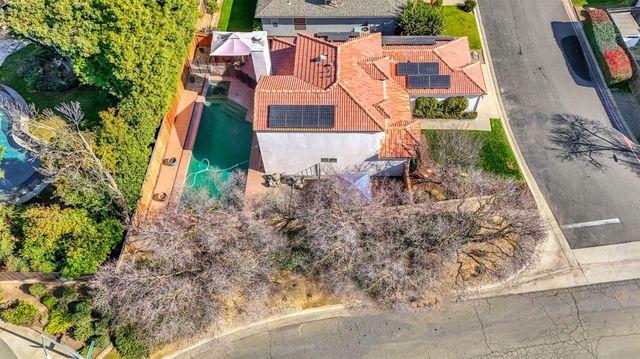 1248 E Loma Linda Avenue, Fresno, CA 93720