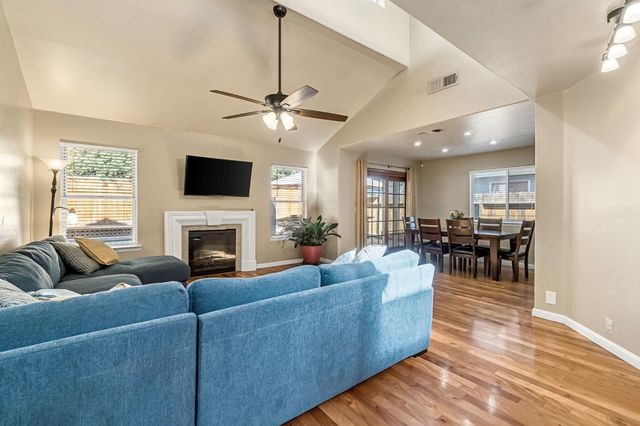 1248 E Loma Linda Avenue, Fresno, CA 93720