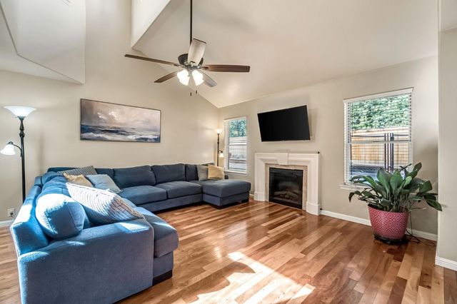 1248 E Loma Linda Avenue, Fresno, CA 93720