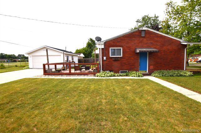 2482 Anderson Road, Saginaw Charter Township, MI 48603