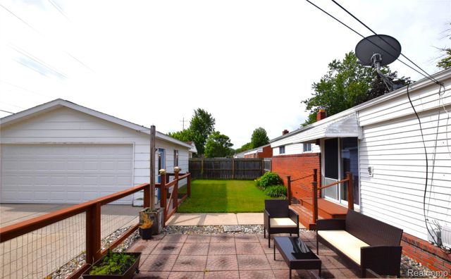 2482 Anderson Road, Saginaw Charter Township, MI 48603