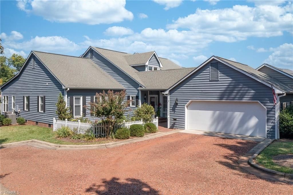 123 Saint George Place, Advance, NC 27006