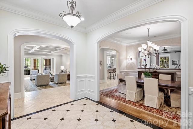 2210 Roswell Avenue 204, Charlotte, NC 28207