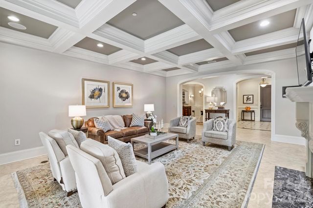 2210 Roswell Avenue 204, Charlotte, NC 28207