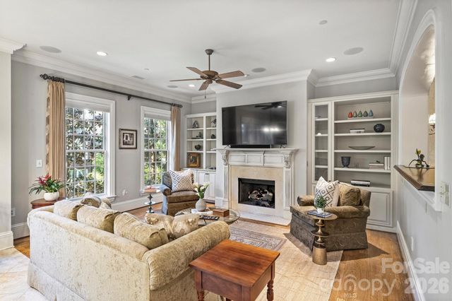 2210 Roswell Avenue 204, Charlotte, NC 28207