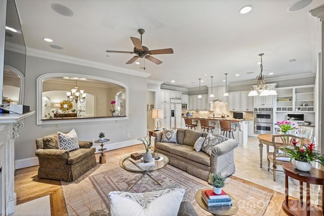 2210 Roswell Avenue 204, Charlotte, NC 28207