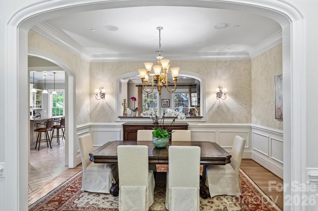 2210 Roswell Avenue 204, Charlotte, NC 28207