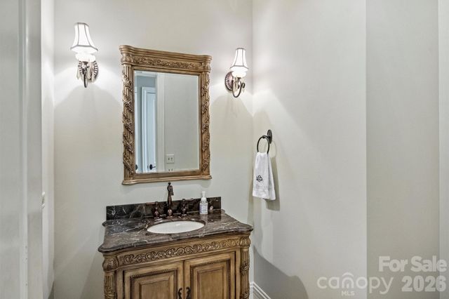2210 Roswell Avenue 204, Charlotte, NC 28207