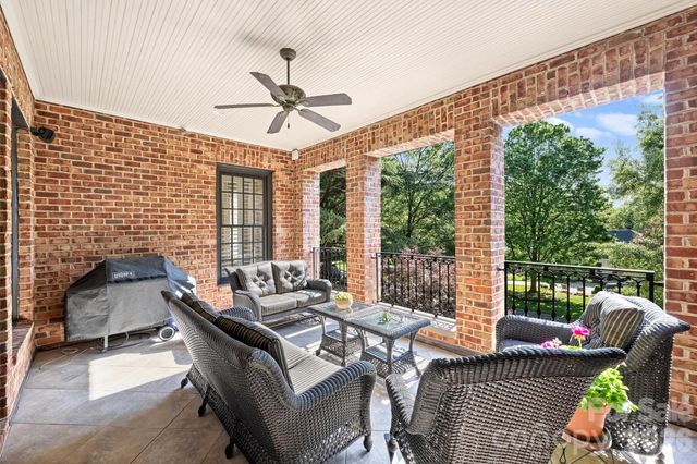 2210 Roswell Avenue 204, Charlotte, NC 28207