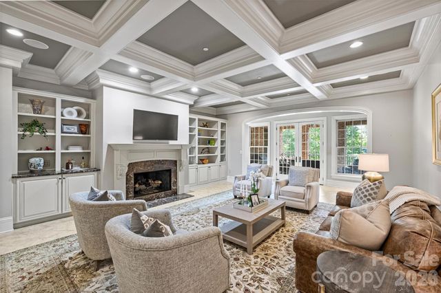 2210 Roswell Avenue 204, Charlotte, NC 28207