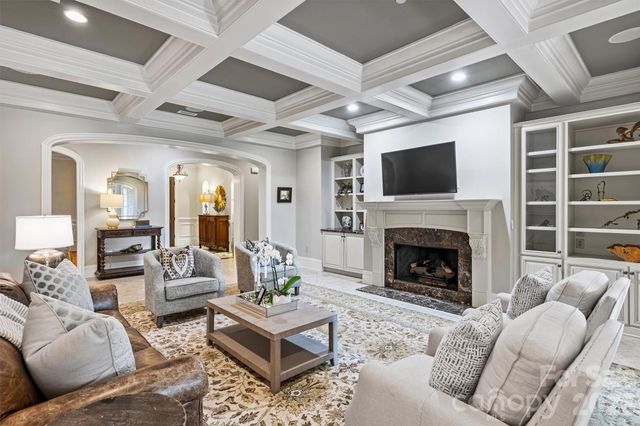 2210 Roswell Avenue 204, Charlotte, NC 28207