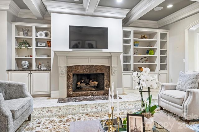 2210 Roswell Avenue 204, Charlotte, NC 28207