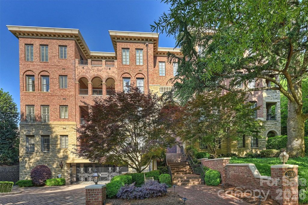 2210 Roswell Avenue 204, Charlotte, NC 28207