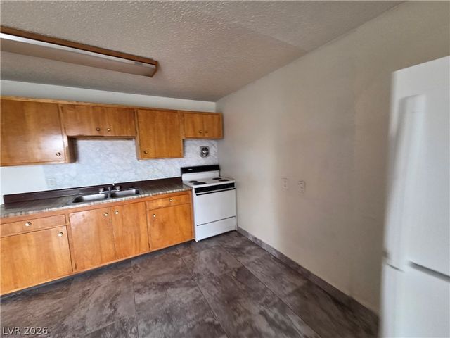 3712 Royal Crest Street 6, Las Vegas, NV 89119