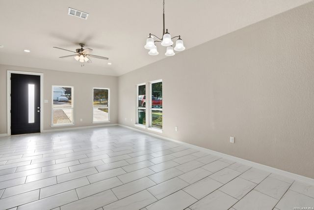 1224 Blueridge Dr, Canyon Lake, TX 78133