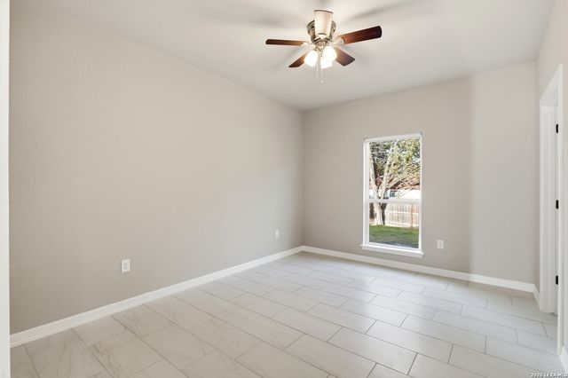 1224 Blueridge Dr, Canyon Lake, TX 78133