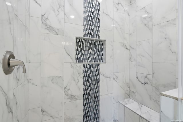 1224 Blueridge Dr, Canyon Lake, TX 78133