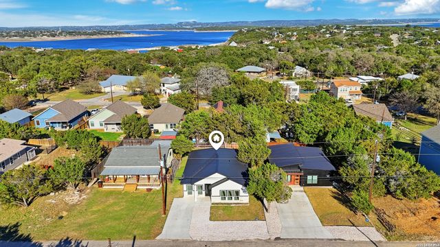 1224 Blueridge Dr, Canyon Lake, TX 78133