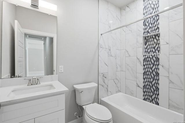 1224 Blueridge Dr, Canyon Lake, TX 78133