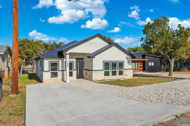 1224 Blueridge Dr, Canyon Lake, TX 78133