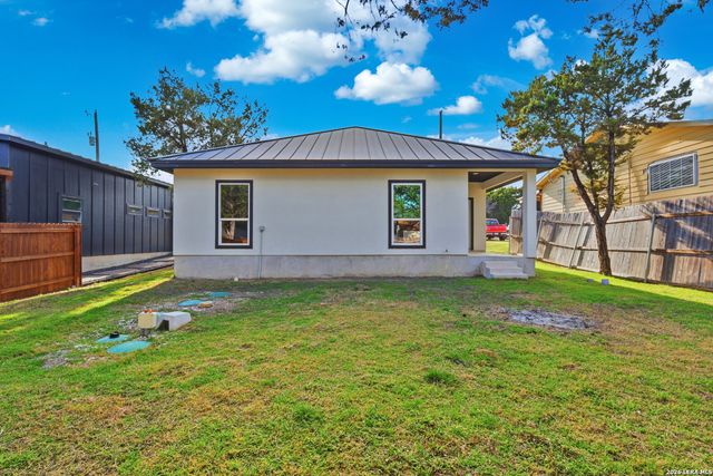 1224 Blueridge Dr, Canyon Lake, TX 78133