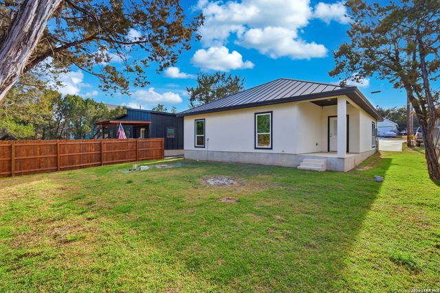 1224 Blueridge Dr, Canyon Lake, TX 78133