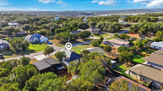 1224 Blueridge Dr, Canyon Lake, TX 78133