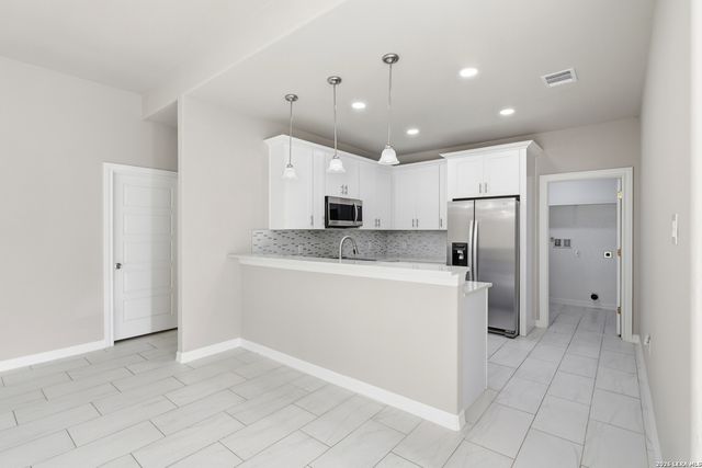 1224 Blueridge Dr, Canyon Lake, TX 78133