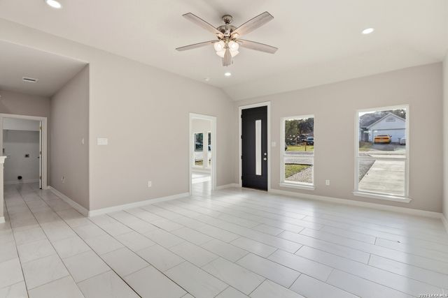 1224 Blueridge Dr, Canyon Lake, TX 78133