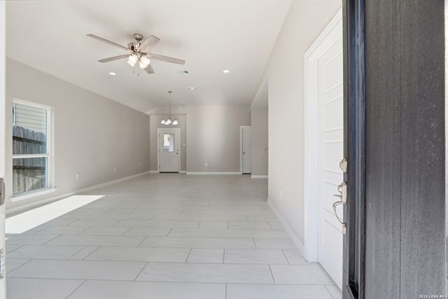 1224 Blueridge Dr, Canyon Lake, TX 78133