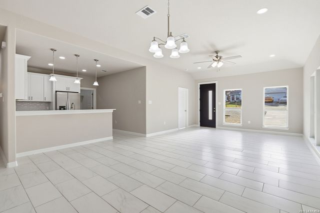 1224 Blueridge Dr, Canyon Lake, TX 78133