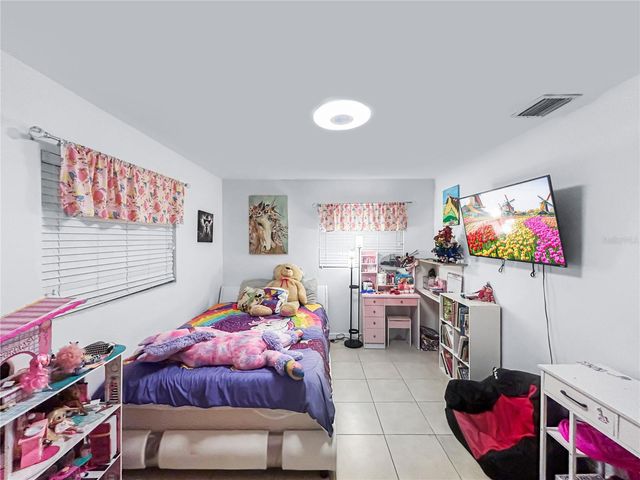 608 W NELSON STREET, Tavares, FL 32778